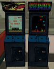 The Degenatron arcade console (on the right) in GTA Vice City.