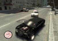 Niko evading the police after escaping the museum.