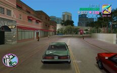 Tommy Vercetti driving towards Pay 'n' Spray.