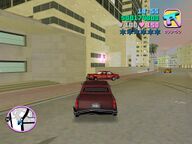 Tommy Vercetti preventing The Psycho from escaping.