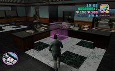 Tommy Vercetti getting ready for the SWAT attack.