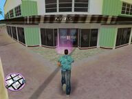 Tommy Vercetti about to enter Rafaels.