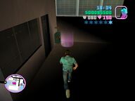 Tommy Vercetti about to plant some explosives.