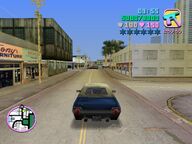 Tommy Vercetti arriving at the funeral home.